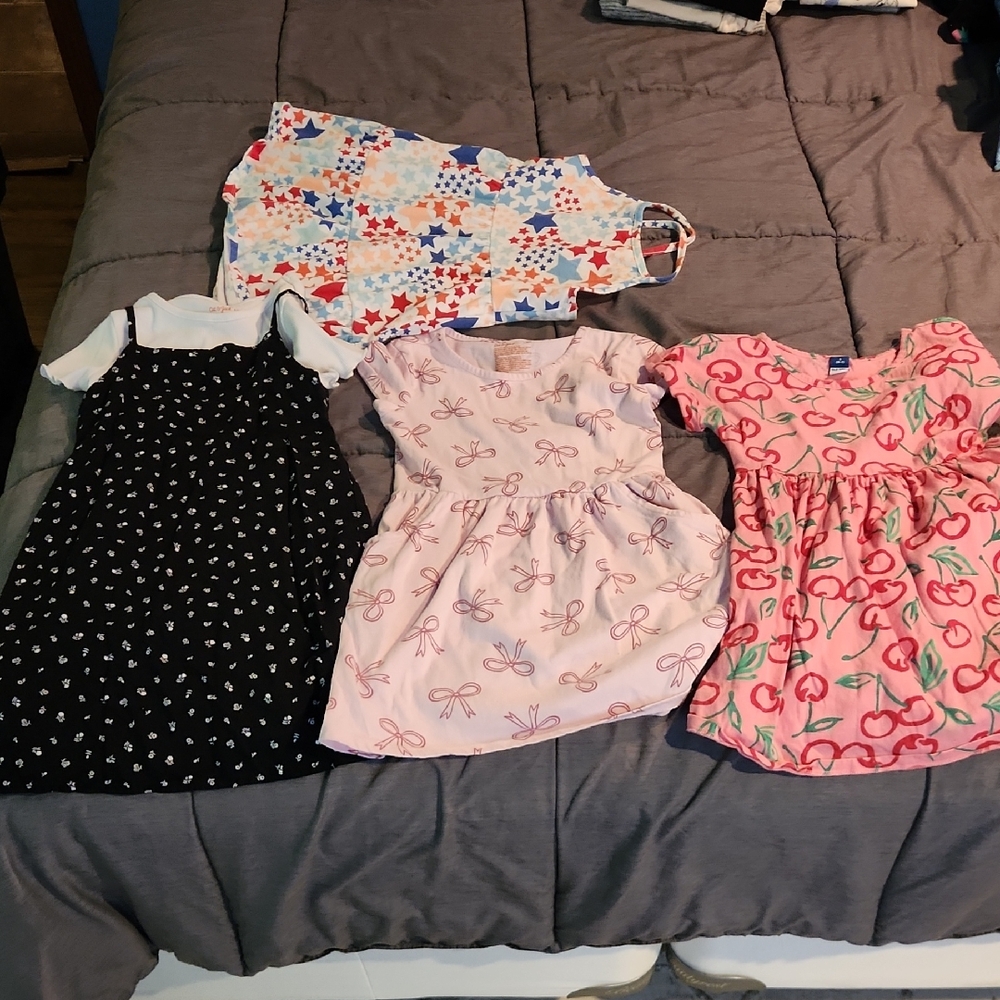 Lot Of 4 Girls Dresses,  Size Small,  6/7